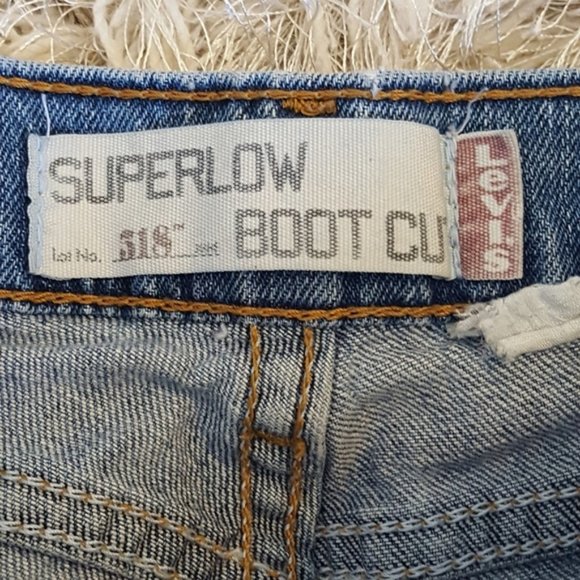 Women's Vintage Levi's 518 Cut Off Shorts Slouch Size Small - Picture 3 of 6